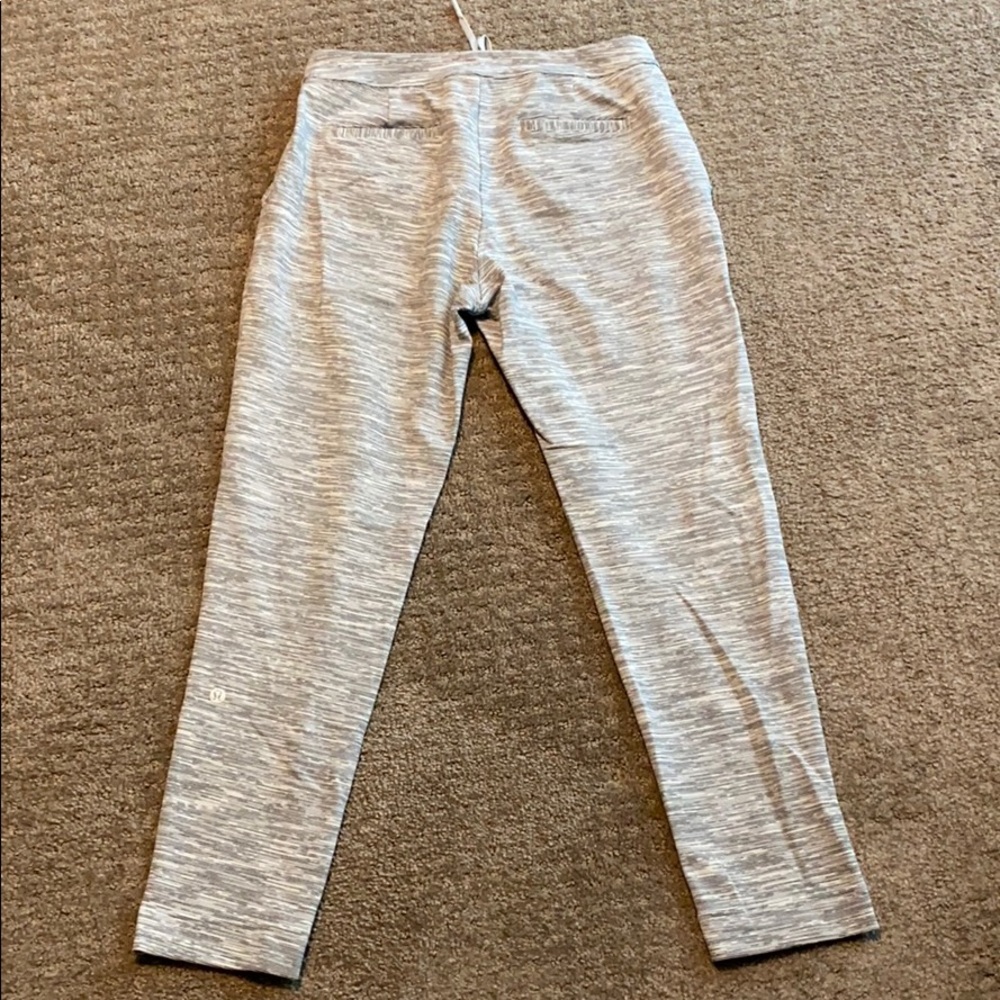 Lululemon crop lightweight pants-size 4